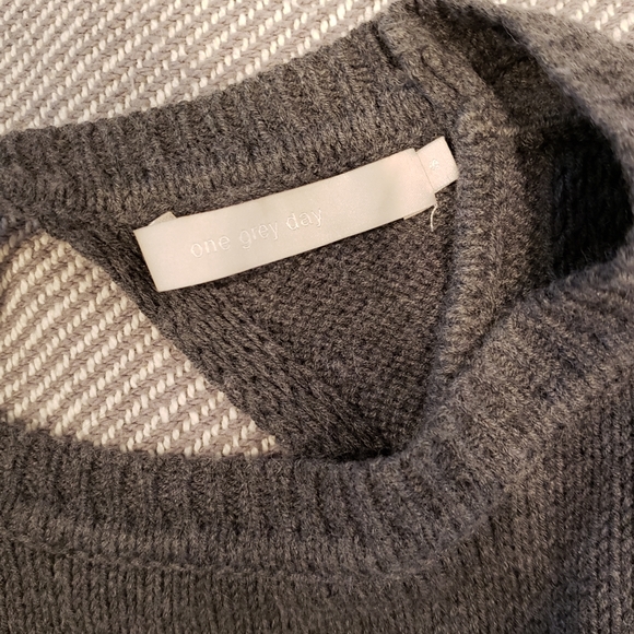 One Grey Day - Cutout Sweater - Picture 5 of 8